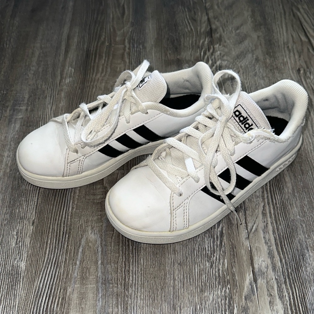 Adidas Grand Court Shoes Youth S13 k White Black Low Top Sneakers